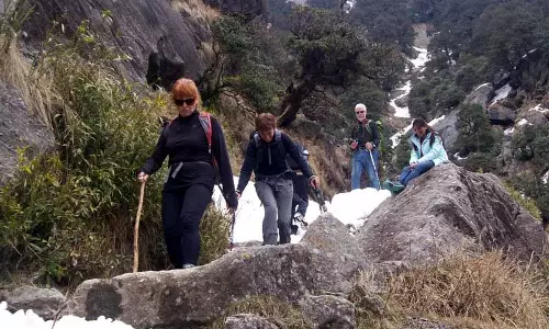 Kangra में 3000 मीटर से अधिक ऊंचाई पर ट्रैकिंग गतिविधियों पर प्रतिबंध
