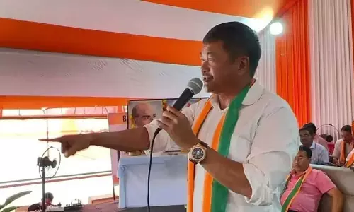 Assam : कार्बी आंगलोंग में शरण लिए कुकी-ज़ो लोगों को मणिपुर वापस भेजा गया Assam : कार्बी आंगलोंग में शरण लिए कुकी-ज़ो लोगों को मणिपुर वापस भेजा गया