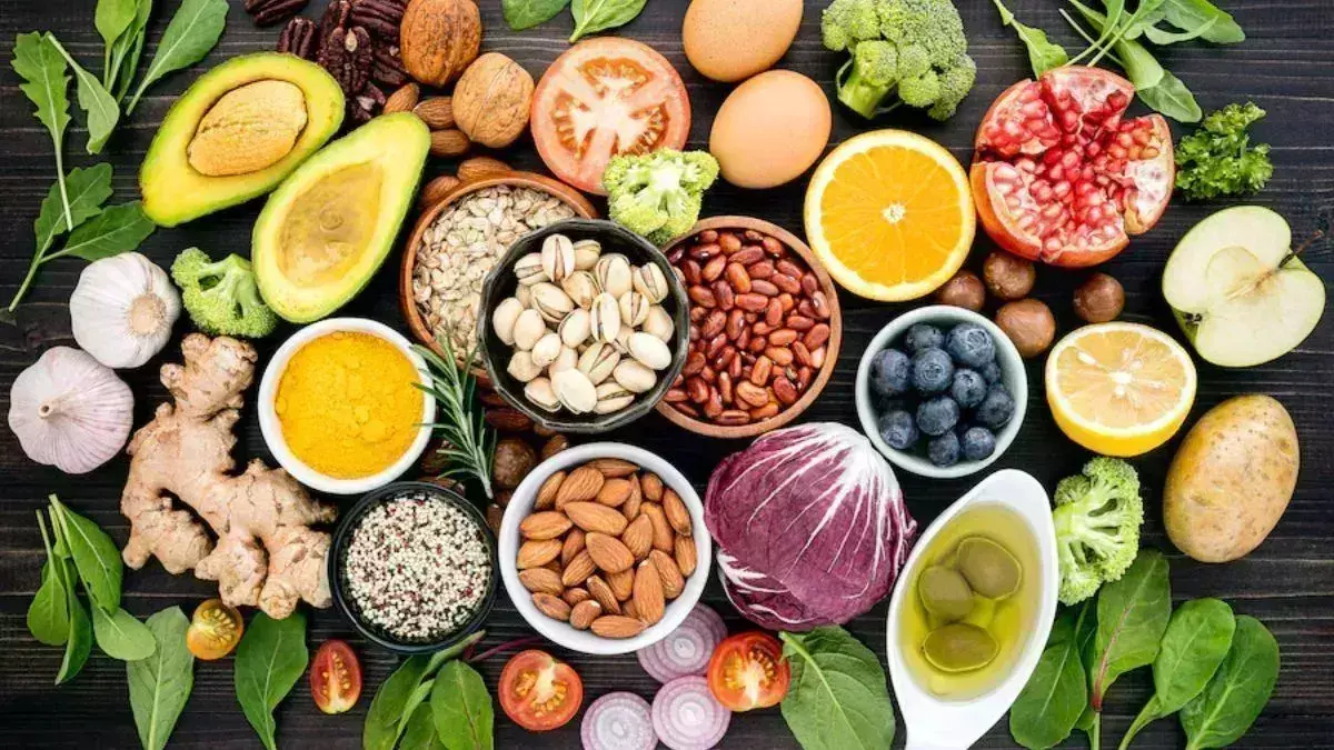 Lifestyle: सर्दियों में शरीर को रखना है गर्म, करें इन फूड्स का सेवन
