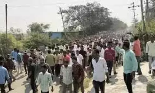 तेलंगाना के अधिकारियों ने इथेनॉल फैक्ट्री के विरोध के बीच RDO पर हमले की निंदा की तेलंगाना के अधिकारियों ने इथेनॉल फैक्ट्री के विरोध के बीच RDO पर हमले की निंदा की