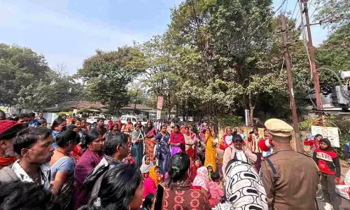 10 महिलाएं गिरफ्तार, स्कैम से जुड़ा है मामला 10 महिलाएं गिरफ्तार, स्कैम से जुड़ा है मामला