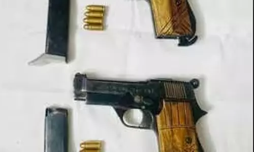 मोहाली : बंबीहा गिरोह के दो सदस्य हथियारों के साथ पकड़े गए मोहाली : बंबीहा गिरोह के दो सदस्य हथियारों के साथ पकड़े गए