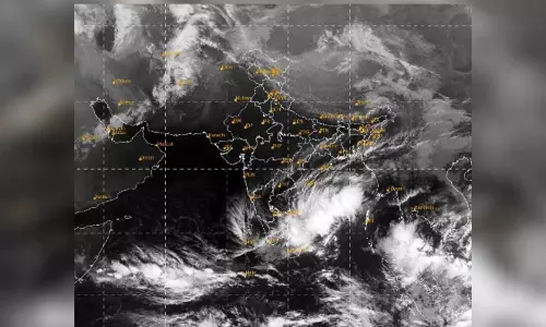 Chennai: चक्रवात फेंगल के करीब पहुंचने से भारी बारिश का अनुमान