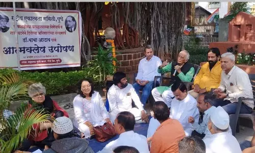 देश में लोकतंत्र का हो रहा है हनन, वरिष्ठ समाजसेवी डॉ. बाबा अधाव का अनशन देश में लोकतंत्र का हो रहा है हनन, वरिष्ठ समाजसेवी डॉ. बाबा अधाव का अनशन