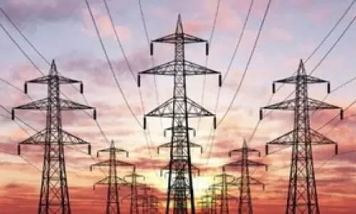 Central Government बिजली नेटवर्क के लिए 9.1 लाख करोड़ रुपये निवेश करने की योजना बना रही
