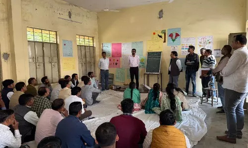 Rajasthan: आशान्वित ब्लॉक कार्यक्रम और अन्य जनकल्याणकारी योजनाओं पर समीक्षा बैठक आयोजित Rajasthan: आशान्वित ब्लॉक कार्यक्रम और अन्य जनकल्याणकारी योजनाओं पर समीक्षा बैठक आयोजित