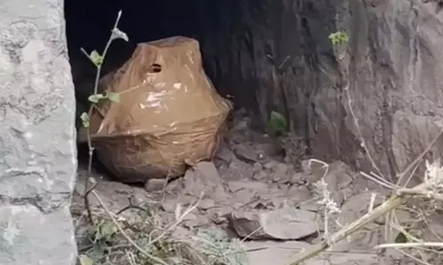 Kashmir: आतंकवादी ठिकाना ध्वस्त, भारी मात्रा में विस्फोटक बरामद Kashmir: आतंकवादी ठिकाना ध्वस्त, भारी मात्रा में विस्फोटक बरामद