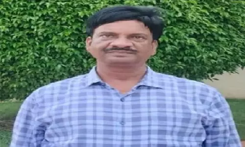 जूनियर माइनिंग ऑफिसर पद्मनाव होता को ओडिशा विजिलेंस ने DA मामले में किया गिरफ्तार जूनियर माइनिंग ऑफिसर पद्मनाव होता को ओडिशा विजिलेंस ने DA मामले में किया गिरफ्तार