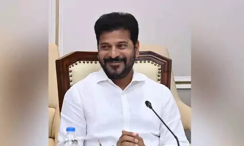 एक साल बाद, Revanth Reddy को सीट वाकई हॉट लगी एक साल बाद, Revanth Reddy को सीट वाकई हॉट लगी