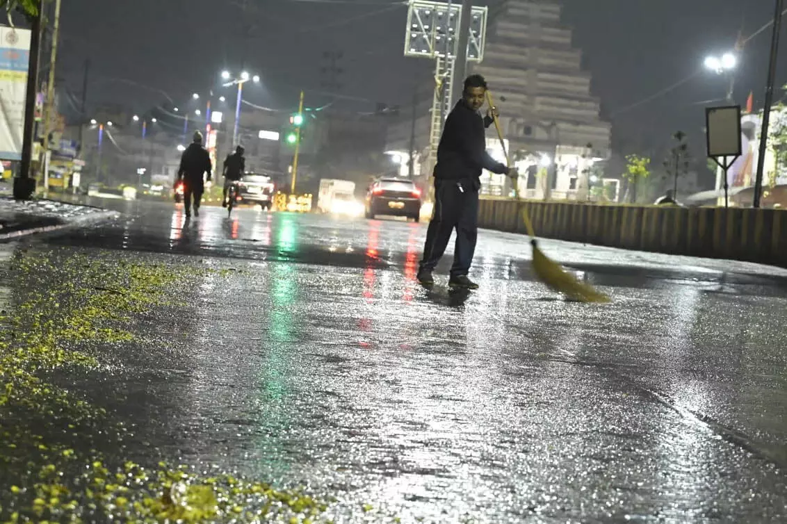 Indore का मौसम और AQI आज: गर्म शुरुआत