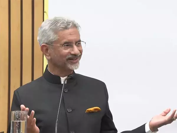 Jaishankar ने मोहिंदर अमरनाथ की आत्मकथा के विमोचन के दौरान भारत की विदेश नीति को समझाने के लिए क्रिकेट का उदाहरण दिया