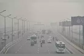 Delhi में  AQI 400 के करीब,  वायु गुणवत्ता बहुत खराब