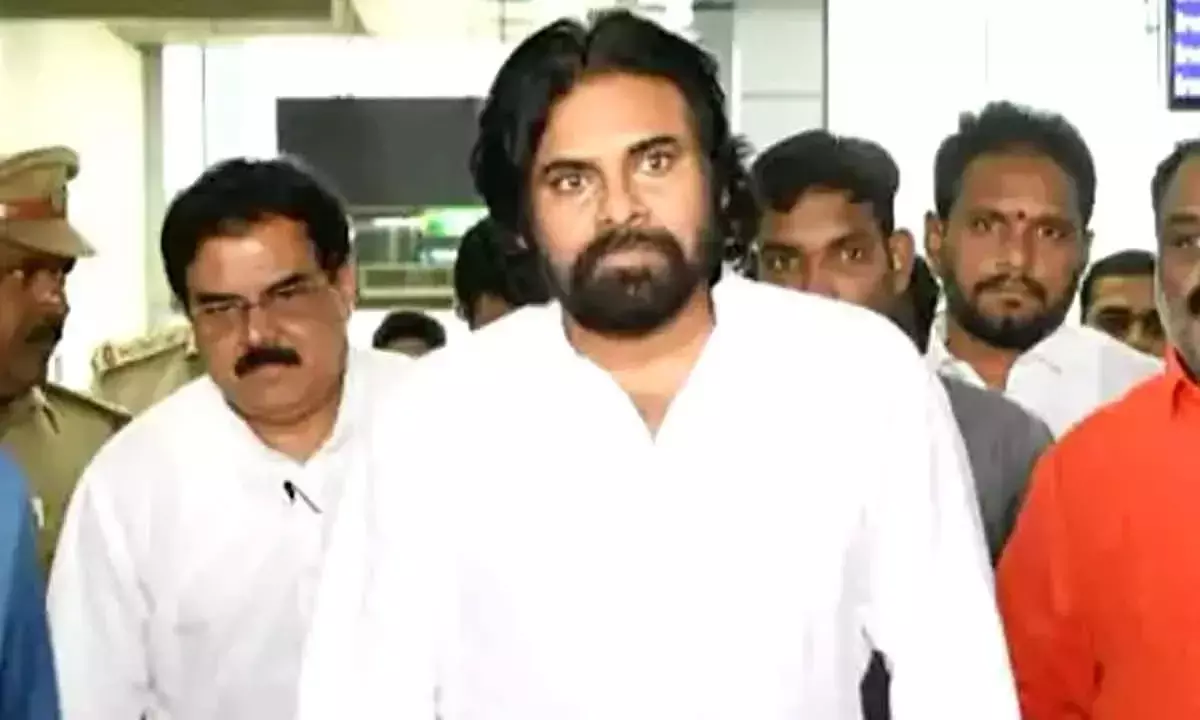 Pawan Kalyan ने काकीनाडा बंदरगाह पर चावल की तस्करी को लेकर अधिकारियों से सवाल पूछे