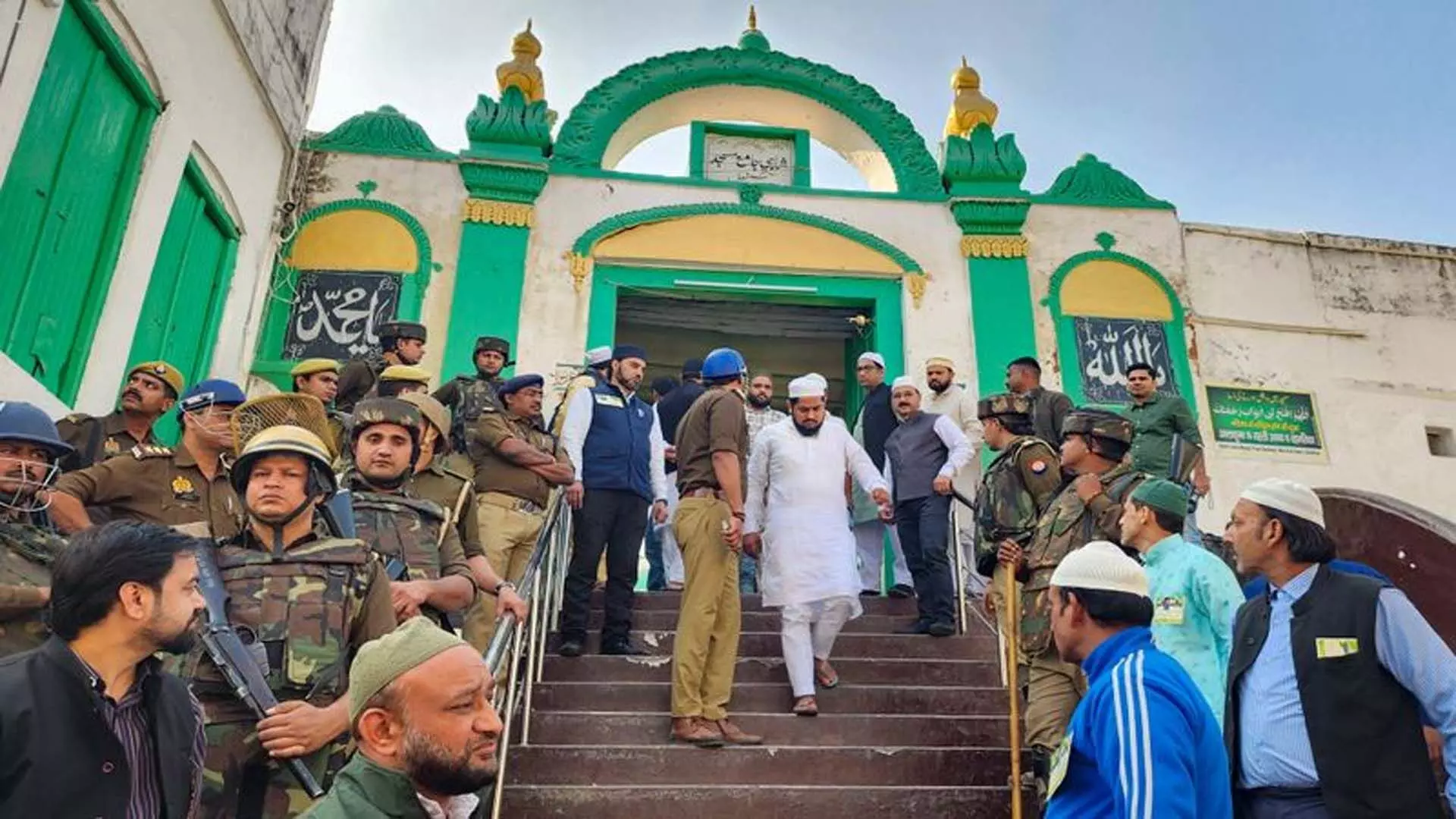 Sambhal Mosque dispute: शुक्रवार की नमाज शांतिपूर्ण तरीके से संपन्न हुई