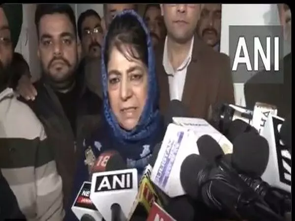 हमारे देश की धर्मनिरपेक्ष नींव हिल रही है: अजमेर दरगाह विवाद पर Mehbooba Mufti