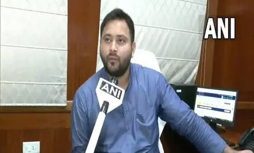 Bihar: तेजस्वी ने की महागठबंधन के बागी विधायकों पर कार्रवाई की मांग Bihar: तेजस्वी ने की महागठबंधन के बागी विधायकों पर कार्रवाई की मांग