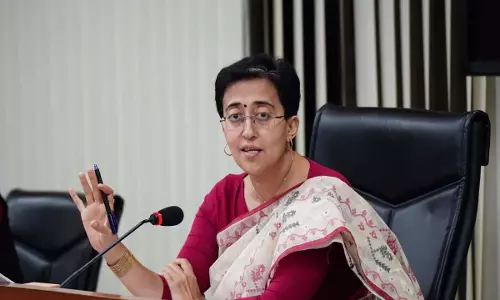 DSFDC कर्मचारियों के वेतन 17 करोड़ रुपये की अनुदान सहायता को मंजूरी दी: Atishi DSFDC कर्मचारियों के वेतन 17 करोड़ रुपये की अनुदान सहायता को मंजूरी दी: Atishi