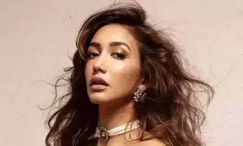 Shreya Choudhary ने बोमन ईरानी के साथ काम करने के बारे में बात की Shreya Choudhary ने बोमन ईरानी के साथ काम करने के बारे में बात की