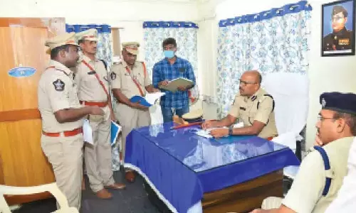 Andhra: डीआइजी इंस्पेक्टर बुडारायवलसा पुलिस स्टेशन Andhra: डीआइजी इंस्पेक्टर बुडारायवलसा पुलिस स्टेशन