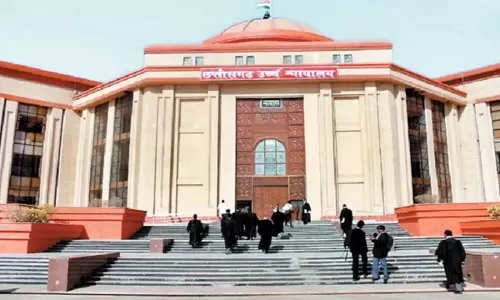CG हाईकोर्ट ने पुलिस को लगाई फटकार, कहा- अफसर बॉलीवुड स्टार नहीं हैं, जानें पूरा मामला