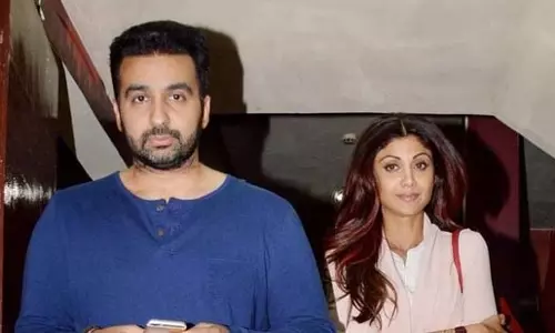 ED प्रोडक्शन से जुड़े मनी लॉन्ड्रिंग मामले में ईडी ने राज कुंद्रा के घर पर छापा मारा ED प्रोडक्शन से जुड़े मनी लॉन्ड्रिंग मामले में ईडी ने राज कुंद्रा के घर पर छापा मारा