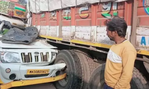 भिलाई-सुपेला में बड़ा हादसा, पिकअप चालक गंभीर रूप से घायल