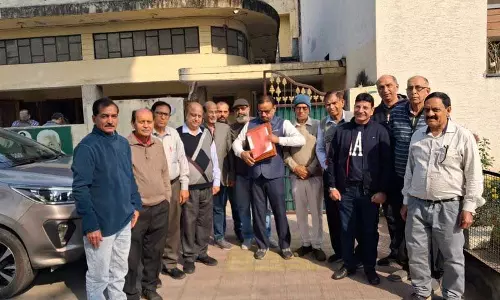 Haryana : ग्रीन पार्क कॉलोनी निवासियों ने विधायक से यातायात, बिजली समस्याओं के समाधान का आग्रह किया