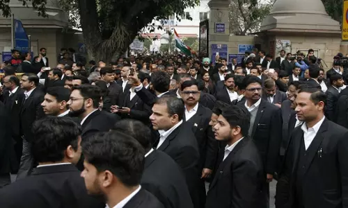 Indore: छह हजार से ज्यादा युवा वकीलों को मप्र हाई कोर्ट से बड़ी राहत मिली