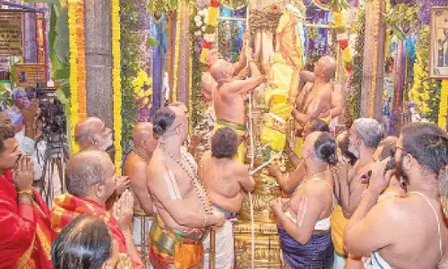 AP: तिरुचनूर में ब्रह्मोत्सव की भव्य शुरुआत हुई