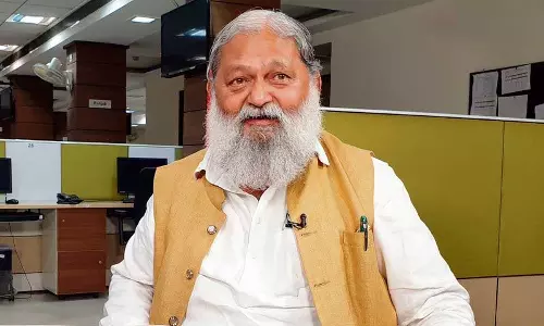 Haryana : श्रम मंत्री ने श्रम कानूनों के सख्त क्रियान्वयन के निर्देश दिए