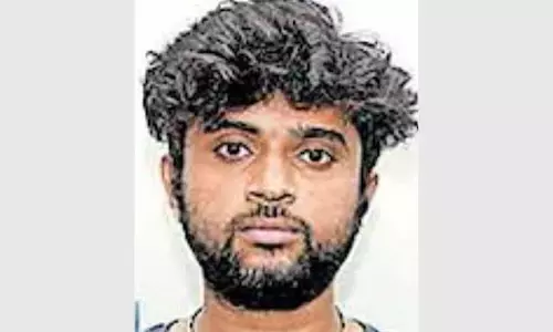 Kerala : पेरिंथलमन्ना आभूषण लूट मामले में वायलिन वादक बालाभास्कर के ड्राइवर सहित 13 पर मामला दर्ज Kerala : पेरिंथलमन्ना आभूषण लूट मामले में वायलिन वादक बालाभास्कर के ड्राइवर सहित 13 पर मामला दर्ज