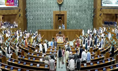 विपक्षी सांसदों के लगातार विरोध प्रदर्शन के कारण संसद की कार्यवाही 2 December तक स्थगित कर दी गई