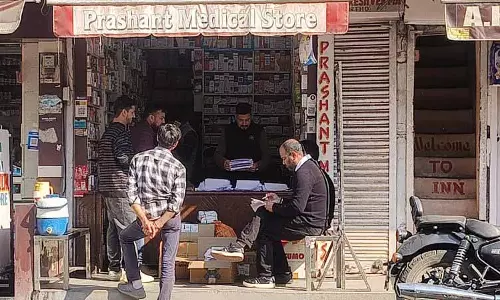 Himachal: 2 लाख से अधिक नशीली गोलियां बेची गईं Himachal: 2 लाख से अधिक नशीली गोलियां बेची गईं