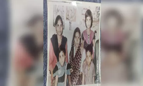 31 साल बाद घर पहुंचे राजू के लिए भगवान का दूत बन गया ट्रक ड्राइवर, जानें स्टोरी 31 साल बाद घर पहुंचे राजू के लिए भगवान का दूत बन गया ट्रक ड्राइवर, जानें स्टोरी