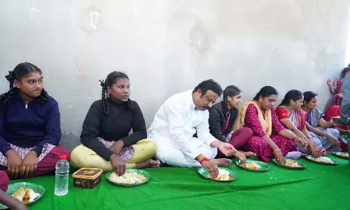 Telangana: कैंटोनमेंट विधायक ने सिख विलेज स्कूल का निरीक्षण किया Telangana: कैंटोनमेंट विधायक ने सिख विलेज स्कूल का निरीक्षण किया