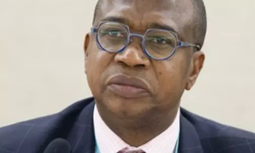 Zimbabwe ने मांग बढ़ाने के लिए इलेक्ट्रिक वाहनों पर आयात शुल्क घटाने की योजना बनाई