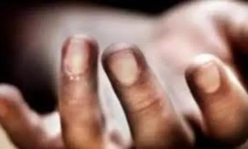 Telangana: कामारेड्डी हाईवे पर हिट-एंड-रन दुर्घटना में दो युवकों की मौत Telangana: कामारेड्डी हाईवे पर हिट-एंड-रन दुर्घटना में दो युवकों की मौत