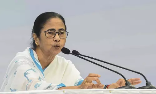 Mamata Banerjee: नरेंद्र मोदी सरकार का वक्फ कानून संशोधन एक धर्म के खिलाफ Mamata Banerjee: नरेंद्र मोदी सरकार का वक्फ कानून संशोधन एक धर्म के खिलाफ