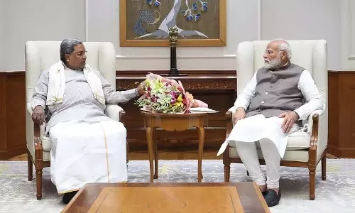 CM Siddaramaiah ने पीएम मोदी से मुलाकात की, दो सिंचाई परियोजनाओं के लिए तत्काल मंजूरी मांगी CM Siddaramaiah ने पीएम मोदी से मुलाकात की, दो सिंचाई परियोजनाओं के लिए तत्काल मंजूरी मांगी