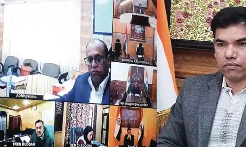 Kashmir के संभागीय आयुक्त ने ट्रेनों में शौचालयों को क्रियाशील बनाने का निर्देश दिया