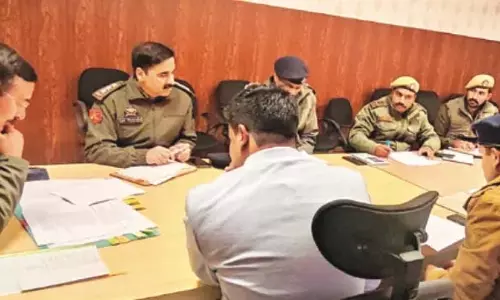 Jammu: रामबन में अपराध समीक्षा बैठक आयोजित Jammu: रामबन में अपराध समीक्षा बैठक आयोजित