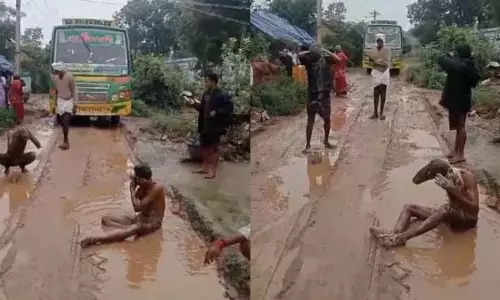 Dindigul: क्षतिग्रस्त सड़क..कीचड़ में नहाये लोग, कृपया मुझ पर कुछ दया दिखाओ