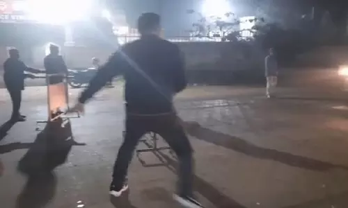 अंगुल में मवेशियों से लदी एक पिकअप वैन ड्यूटी पर तैनात ASI की जान बाल-बाल बची