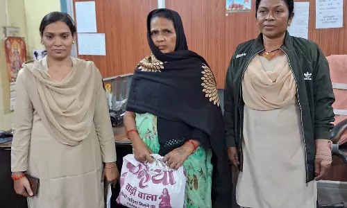 रावण ऑटो दुकान में गांजा कारोबार का पर्दाफाश, महिला गिरफ्तार रावण ऑटो दुकान में गांजा कारोबार का पर्दाफाश, महिला गिरफ्तार