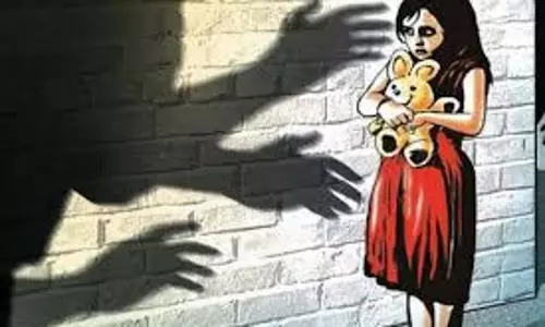Kerla: गर्भवती किशोरी की मौत मामले में सहपाठी गिरफ्तार, जांच के लिए डीएनए नमूने लिए गए Kerla: गर्भवती किशोरी की मौत मामले में सहपाठी गिरफ्तार, जांच के लिए डीएनए नमूने लिए गए