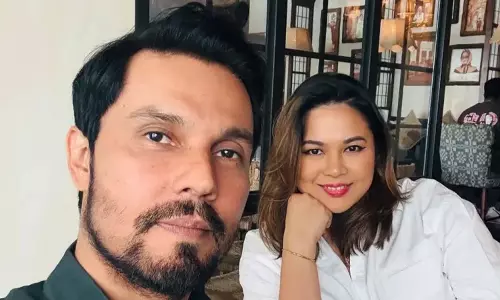 Randeep Hooda-लिन लैशराम ने लंच डेट पर मनाई शादी की पहली सालगिरह Randeep Hooda-लिन लैशराम ने लंच डेट पर मनाई शादी की पहली सालगिरह