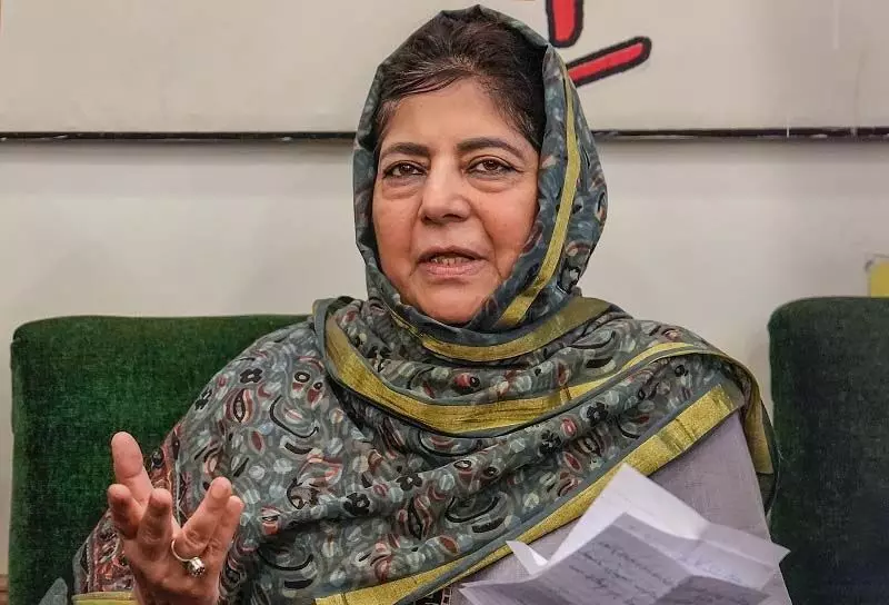 धर्मनिरपेक्षता की नींव हिल रही है: Mehbooba