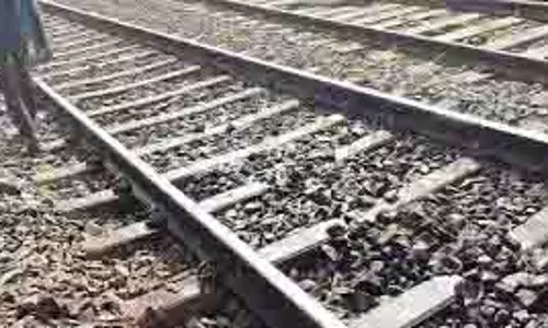 Bihar News: ट्रैक पर काम कर रहे तीन मजदूर ट्रेन की चपेट में आए, मृत्यु