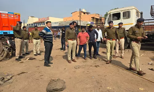 ट्रक रखने वाले यार्ड में पुलिस ने मारी रेड, एसपी ने बनाई थी चार टीम