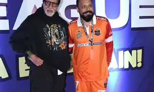 Abhishek-Aishwarya के तलाक की अफवाहों के बीच अमिताभ बच्चन रेड कार्पेट पर दिखे Abhishek-Aishwarya के तलाक की अफवाहों के बीच अमिताभ बच्चन रेड कार्पेट पर दिखे